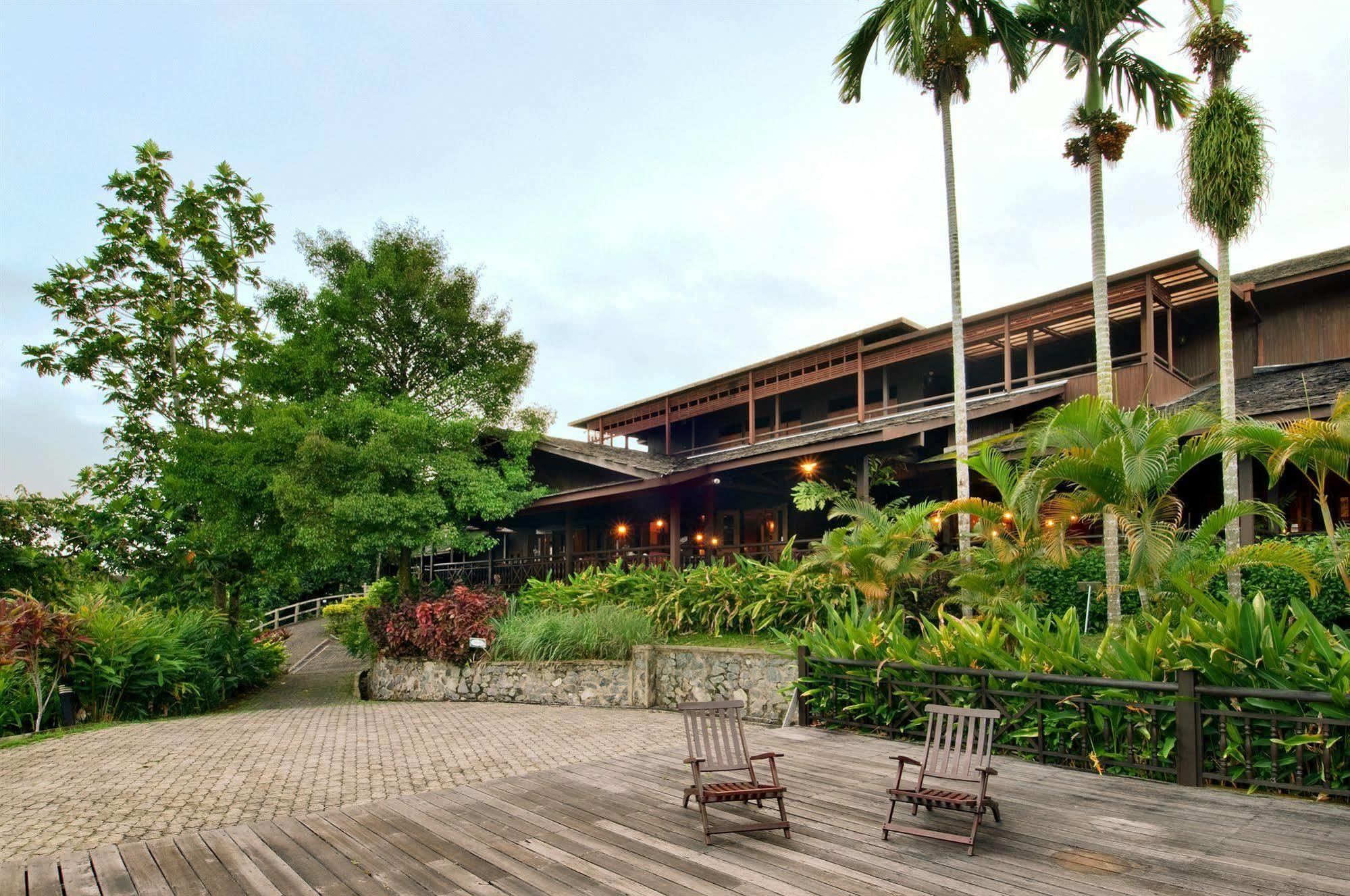 Aiman Batang Ai Resort & Retreat Lubok Antu Exteriér fotografie